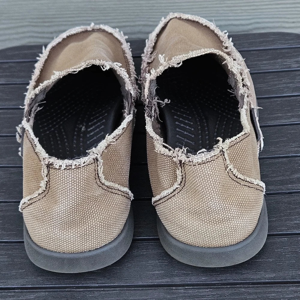 CROCS Men's Santa Cruz Loafer Size 8 Tan Canvas Frayed Edge Shoe Triple Comfort